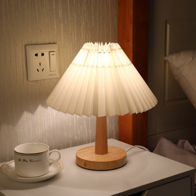 USB Vintage Pleated Table Lamp – Dimmable LED Ambient Light