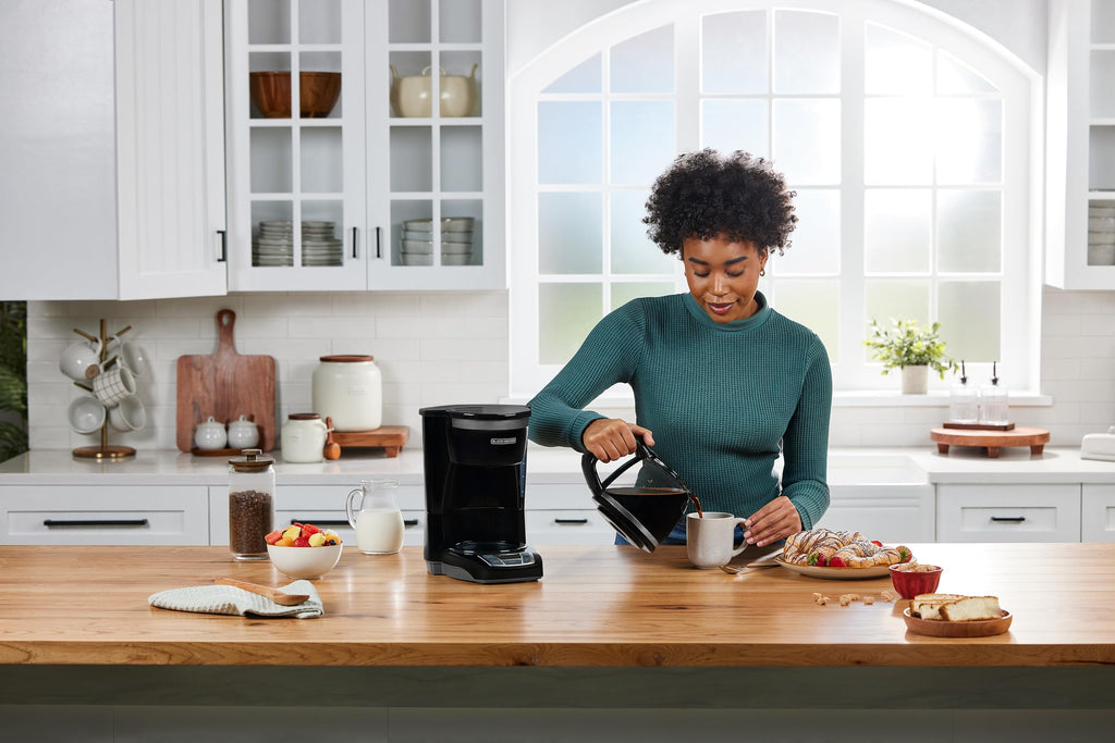 DECKER 12-Cup Digital Coffee Maker for Perfect Brews