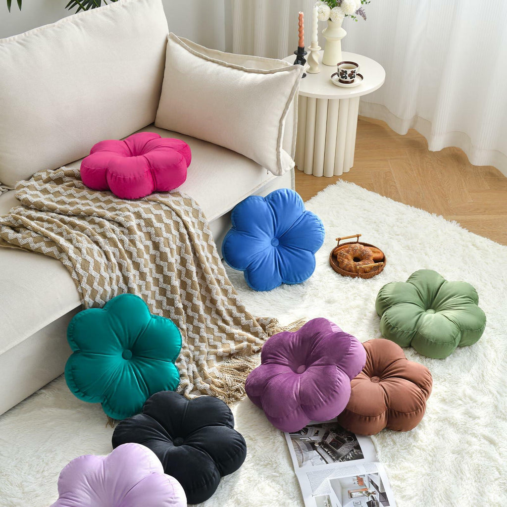 Xuyier Flower-Shaped Velvet Throw Pillow – Modern Black Decor
